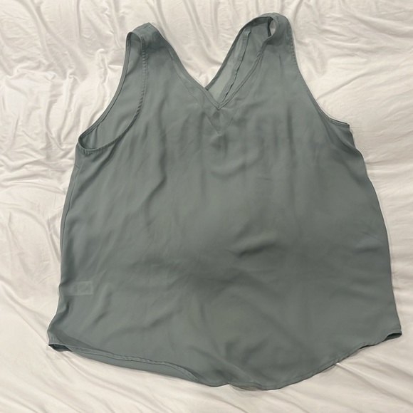 2 Maurice’s XL Tanks - Picture 7 of 9